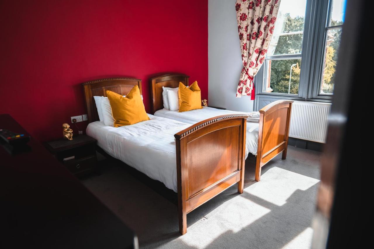 The Godwins Hotel Lugwardine ภายนอก รูปภาพ